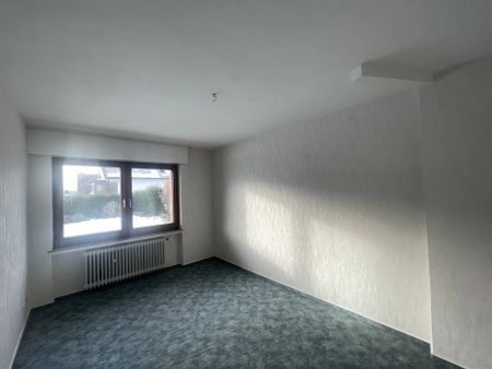 Freistehendes Einfamilienhaus in ruhiger Wohnlage mit Garten und Doppelgarage - Photo 5