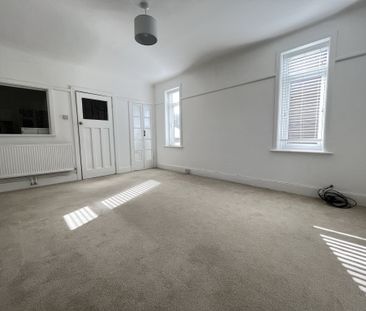 1 bed flat to rent in Manor Road, Bournemouth, BH1 - Photo 4