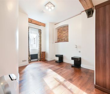 Stunning Recently Renovated Duplex Home, Shoredich - Photo 2