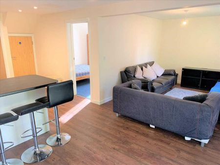 5 bedroom detached house to rent - Photo 2