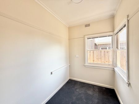 Charming Belmont Home in a Convenient Location - Photo 4