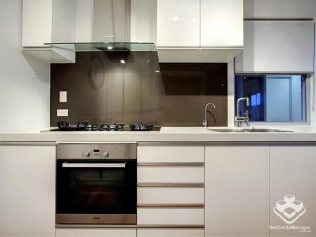 Spacious and Stylish Townhouse, Lessor would pay for the gardening - Photo 5