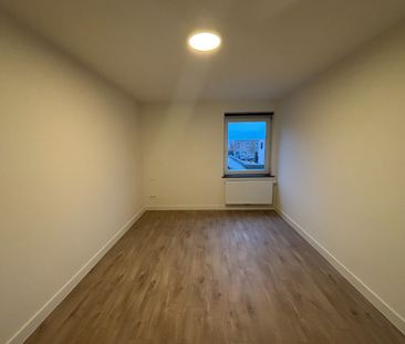 Appartement met een opp. van 100m² gelegen in centrum Kermt - Photo 5