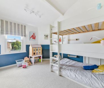 3 bedroom flat to rent - Photo 4