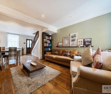 2 bedroom House To Let Total Size: 926 SQ FT - Photo 3