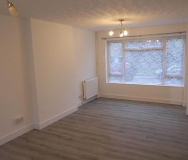 2 bedroom end of terrace house to rent - Photo 4