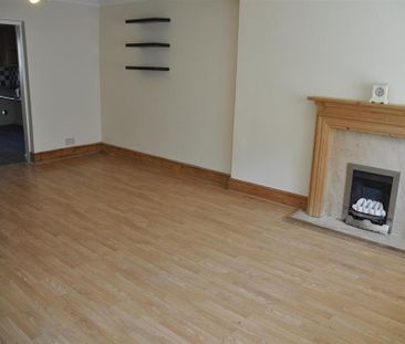 2 bedroom barn conversion to rent - Photo 2