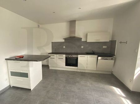 Location Appartement 3 pièces 79m² - Photo 2