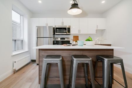 2707 Yonge Street - Photo 2