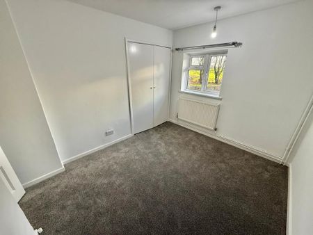 3 bedroom end of terrace house to rent - Photo 3