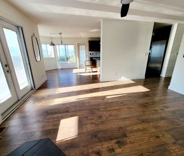 Beautiful 2 Bedroom+DEN 2 Bathroom Manufactured Home - Photo 3