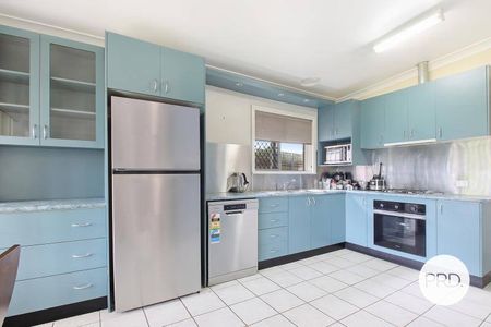 QUIET COURT LIVING! - Photo 3