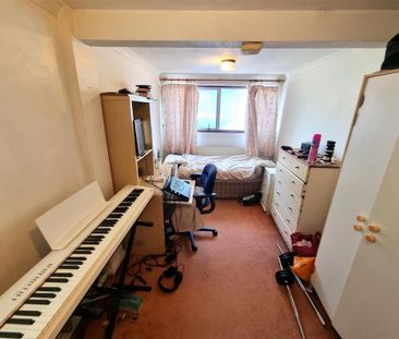 4 bedroom semi-detached house to rent - Photo 4