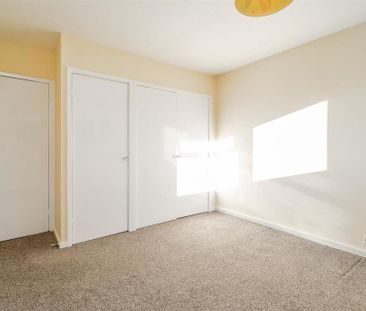 3 bedroom detached house to rent - Photo 2