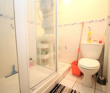 FLAT 1 Chestnut Court, - Photo 4