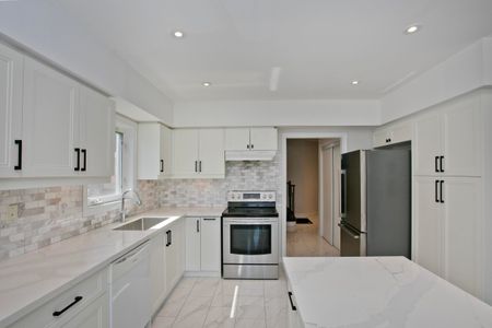 For Lease - 22 Taos Court, Richmond Hill, Ontario - Photo 5