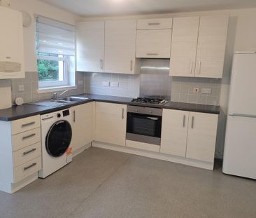 2 bedroom semi-detached house to rent - Photo 6