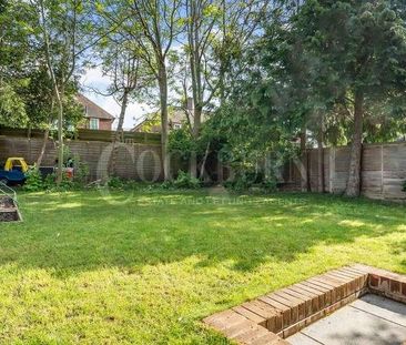 Framlingham Crescent, London, SE9 - Photo 3