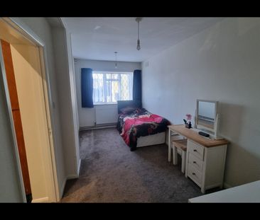 Room in a Shared House, Carlisle Gardens, HA3 - Photo 1