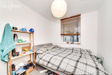 3 bedroom flat to rent - Photo 5