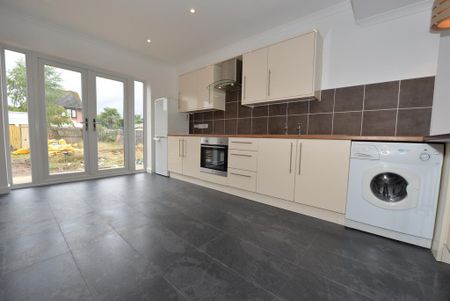 4 bedroom bungalow to rent - Photo 5