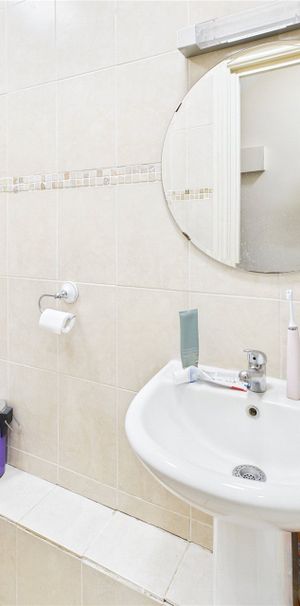 Market Street, Berkshire Market Street, Berkshire - Photo 2