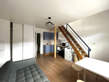 Joli T1 bis en duplex meublé à 2 pas du métro République ! réf G644-7 - Photo 2