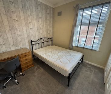 Rosebery Street, Leeman Road - P10625 - Photo 5