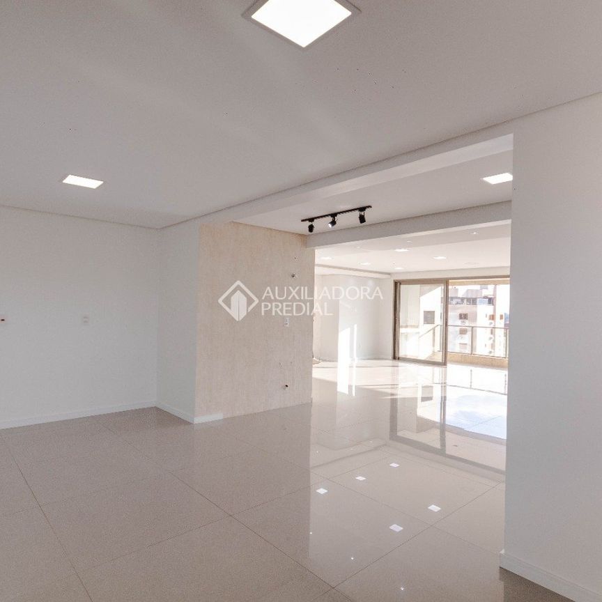 Apartamento com 3 quartos e 166m² para alugar em Centro, Canoas. - Photo 1