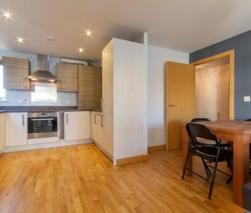 2 bedroom apartment to rent - Photo 2