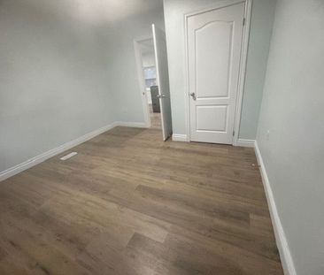 For Lease - 194 Samuels Street Unit# Main Floor, Kitchener, Ontario - Photo 6