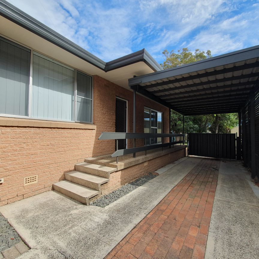 1/8 Storey Street, OAK FLATS NSW 2529 - Photo 1