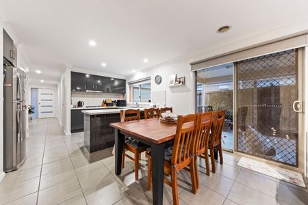 Cute, Charming & Convenient on Cups Court! - Photo 3