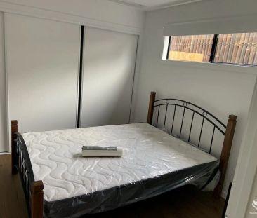 “Modern Spacious One Bedroom Unit – Fully Furnished, All Bills Incl... - Photo 1