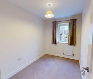 4 bedroom semi-detached house to rent - Photo 3