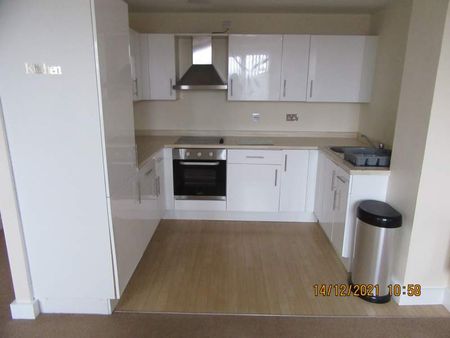 Two Bedroom Flat – Llanelli - Photo 5