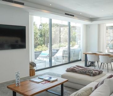 5 bedroom luxury Villa for rent in Benahavís, Andalusia - Photo 1