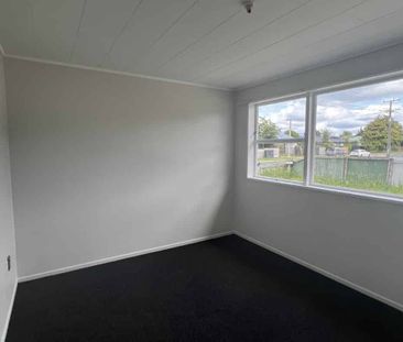 Room to Move Ã¢ÂÂ Spacious Four-Bedroom Home - Photo 3