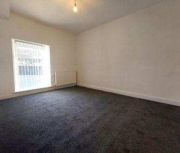 3 bedroom end of terrace house to rent - Photo 6