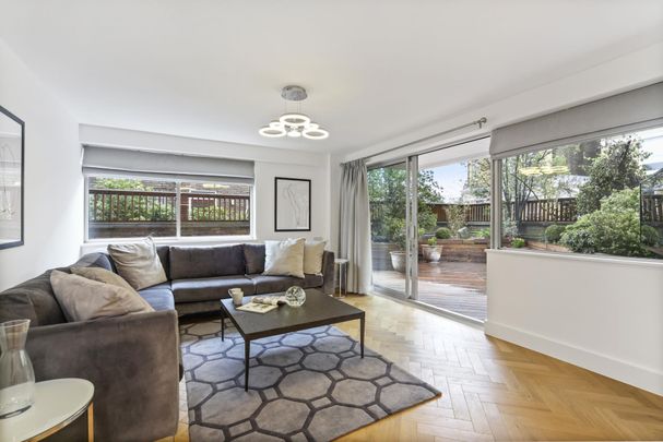 Campden Hill Road, London, W8 - Photo 1