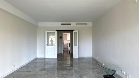 Apartamento 3 dormitorios en alquiler en Bahía de Marbella - Photo 3