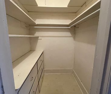 SPACIOUS 2BED/1BATH APT BACKING ON THE THAMES IN CHATHAM + HYDRO - Photo 5