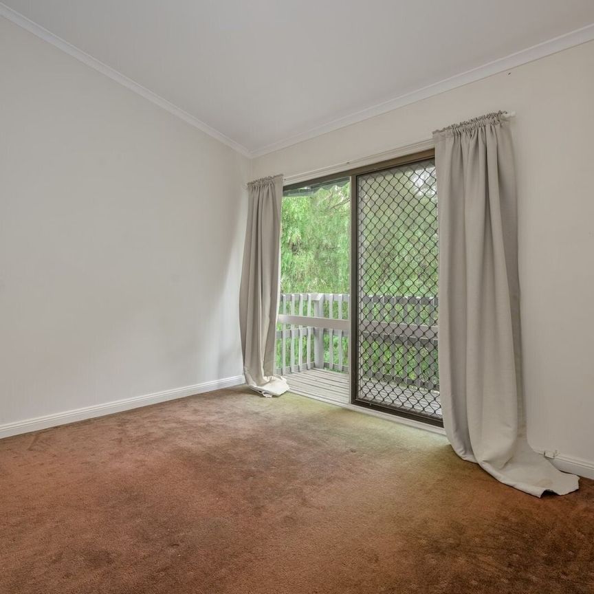 North Melbourne - Photo 1