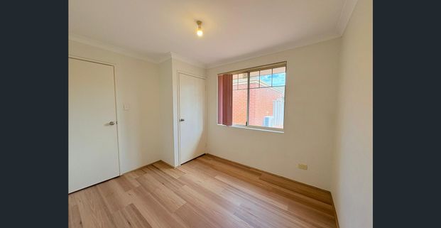 Spacious 3-Bedroom Villa with Modern Amenities - Photo 1