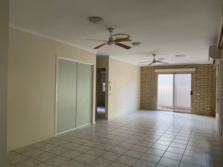 Charming 2 Bedroom Brick Home - Photo 3