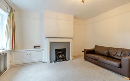 A stylish two bedroom period house, ideally located between Wilmslow and Alderley Edge. - Photo 4