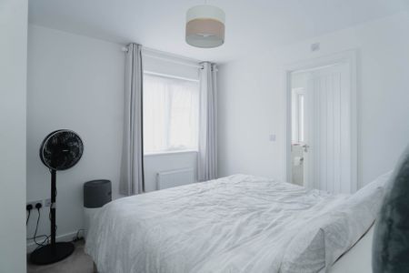 Masar Close, Epsom - Photo 3