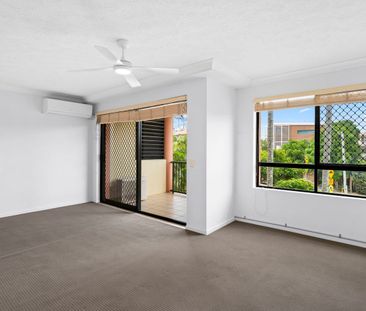 Coastal Convenience in the Heart of Miami - Photo 1