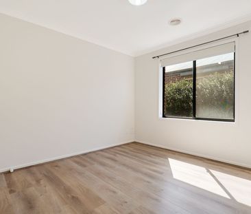 Bright & Spacious! - Photo 4