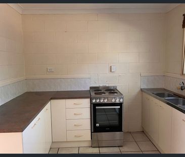 SPACIOUS 2 BEDROOM UNIT IN SUN VALLEY - Photo 5